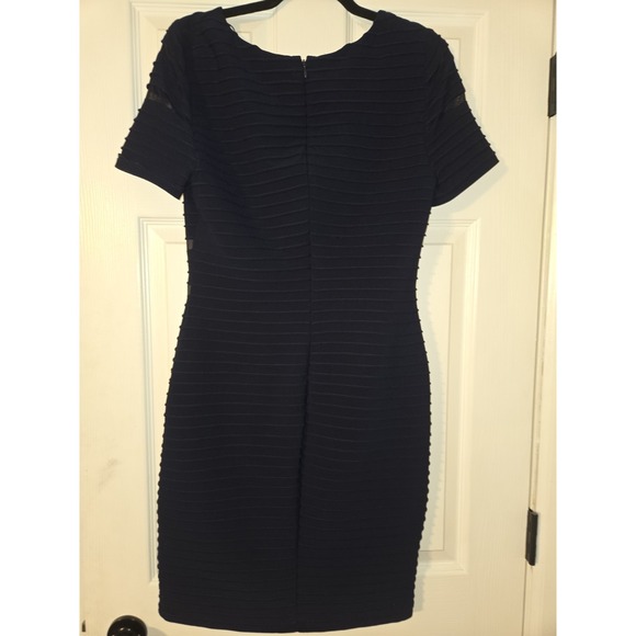 Adrianna Papell Pintucked Spliced Sheath Dress in navy blue Size 8 - Picture 6 of 6
